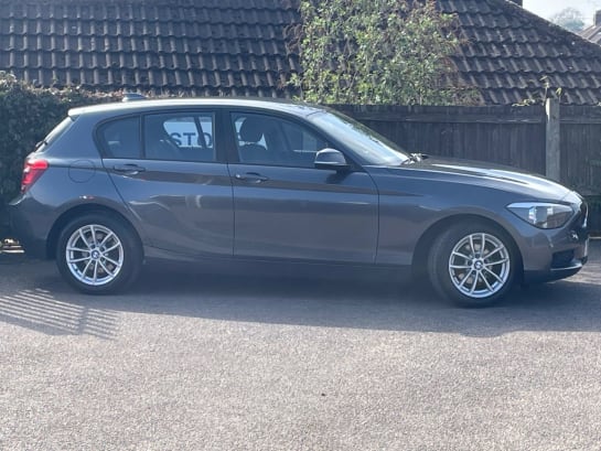 A null BMW 1 SERIES 2.0 116d SE Hatchback 5dr Diesel Auto Euro 5 (s/s) (116 ps)
