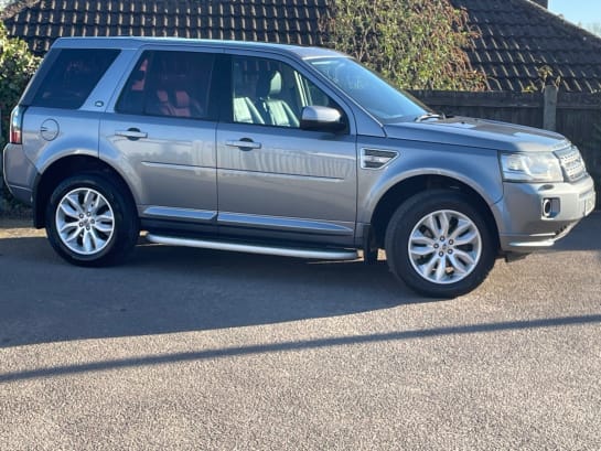 A null LAND ROVER FREELANDER 2 2.2 SD4 HSE SUV 5dr Diesel CommandShift 4WD Euro 5 (190 ps)