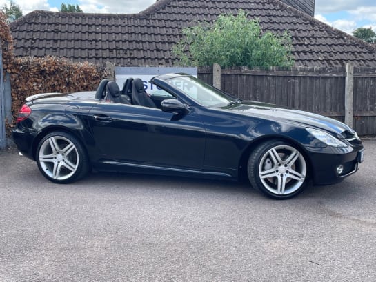 A null MERCEDES-BENZ SLK 3.0 SLK280 Convertible 2dr Petrol G-Tronic Euro 5 (231 ps)