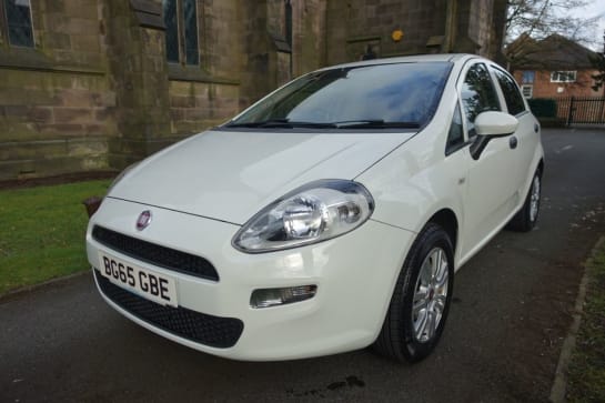 A null FIAT PUNTO 1.2 Pop + Hatchback 5dr Petrol Euro 6 (69 bhp) Just Had Service