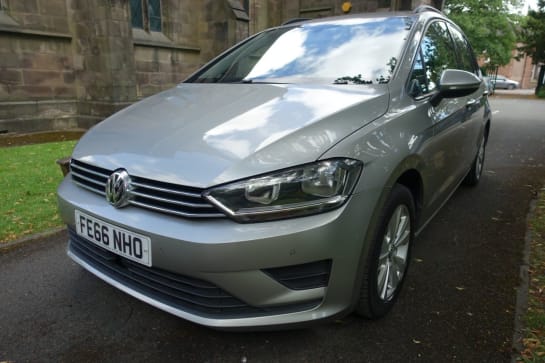 A null VOLKSWAGEN GOLF SV 1.6 TDI BlueMotion Tech SE MPV 5dr Diesel Manual Euro 6 (s/s) (110 ps) Camb