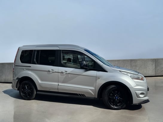 A null FORD TOURNEO CONNECT 1.6 TDCi Titanium MPV 5dr Diesel Manual Euro 5 (115 ps) ** FULL GLASS PANOR