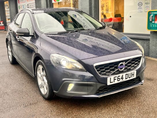 A null VOLVO V40 CROSS COUNTRY 1.6 D2 Lux Hatchback 5dr Diesel Powershift Euro 5 (s/s) (115 ps)