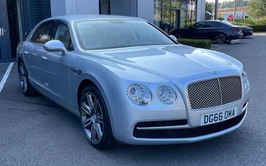 A null BENTLEY FLYING SPUR 6.0 W12 MULLINER 4d 616 BHP