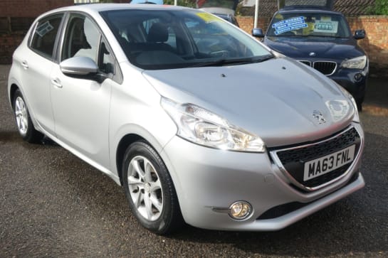 A null PEUGEOT 208 1.2 VTi Active Hatchback 5dr Petrol Manual Euro 5 (82 ps) SERVICE HISTORY