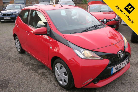 A null TOYOTA AYGO 1.0 VVT-i x-play Hatchback 5dr Petrol Manual Euro 6 (68 ps) SERVICE HISTORY