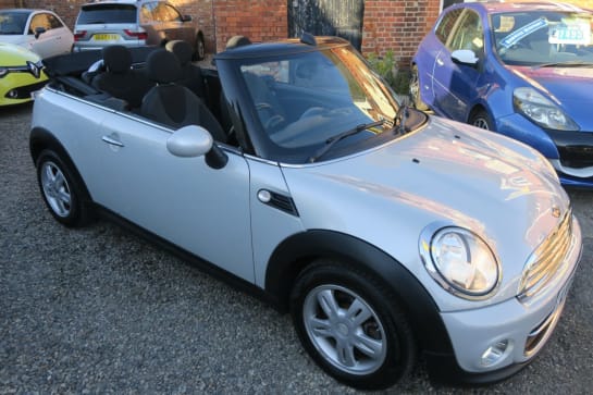 A null MINI CONVERTIBLE 1.6 Cooper Convertible 2dr Petrol Manual Euro 6 (s/s) (122 ps)