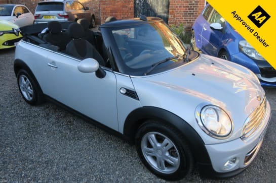 A null MINI CONVERTIBLE 1.6 Cooper Convertible 2dr Petrol Manual Euro 6 (s/s) (122 ps)
