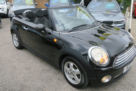 A null MINI CONVERTIBLE 1.6 One Convertible 2dr Petrol Manual Euro 5 (98 ps) CONVERTIBLE,SERVICE HI