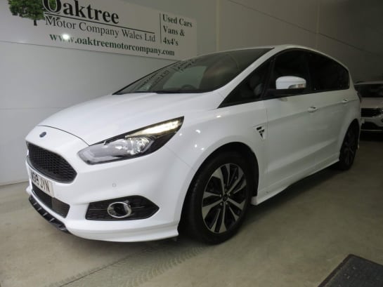 A 2019 FORD S-MAX ST-LINE ECOBLUE