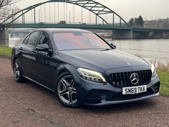 A 2019 MERCEDES C CLASS C 300 D AMG LINE