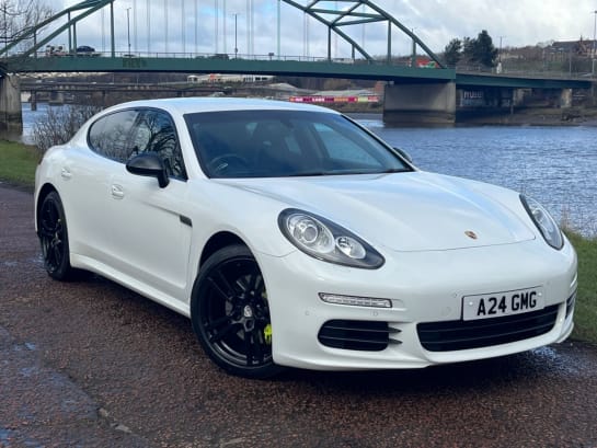 A null PORSCHE PANAMERA 3.0 V6 E-Hybrid S Hatchback 5dr Petrol Plug-in Hybrid TiptronicS Euro 5 (s/
