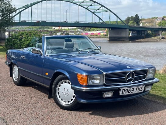 A null MERCEDES-BENZ SL 3l 2d AUTO 188 BHP **GREY CHECK SEATS**