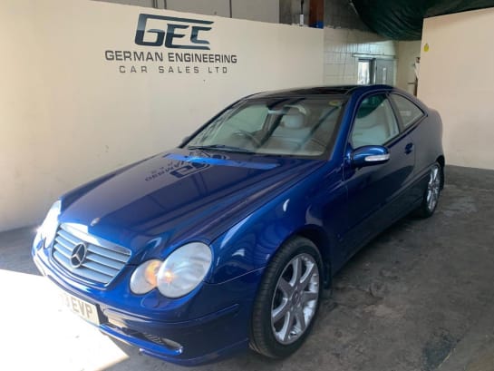 A 2003 MERCEDES-BENZ C CLASS 2.1 C220 CDI Evolution Panorama SE 2dr
