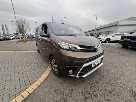 A 2022 TOYOTA PROACE VERSO D-4D L1 FAMILY