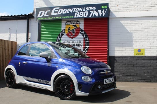 A null ABARTH 695 1.4 T-Jet 70th Anniversario Hatchback 3dr Petrol Manual Euro 6 (180 bhp) ON