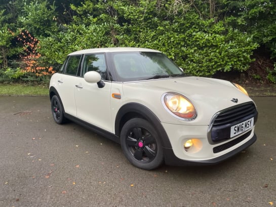 A 2016 MINI HATCH COOPER 1.5 COOPER 5d 134 BHP REAR SENSOR+