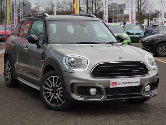 A 2019 MINI MINI COUNTRYMAN COOPER SPORT