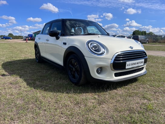 A null MINI COOPER COOPER CLASSIC 5-Door