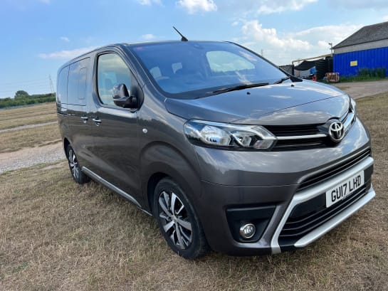 A 2017 TOYOTA PROACE VERSO D-4D L0 FAMILY