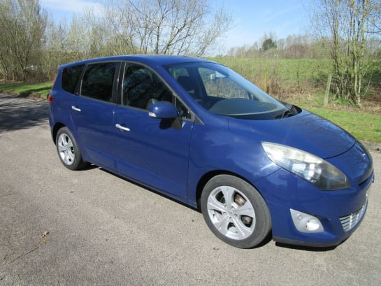 A 2011 RENAULT SCENIC GRAND DYNAMIQUE TOMTOM ENERGY DCI S/S