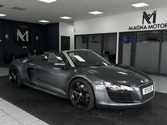 A 2011 AUDI R8 4.2 FSI V8 Spyder quattro Euro 5 2dr