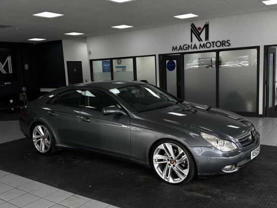 A 2009 MERCEDES-BENZ CLS 3.0 CLS320 CDI Coupe 7G-Tronic 4dr