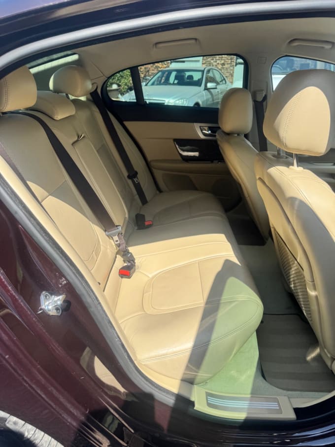 2014 Jaguar Xf
