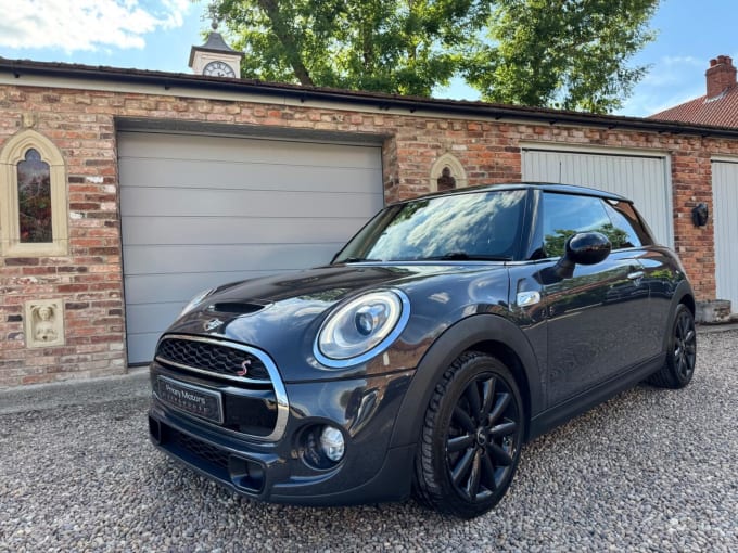 2018 Mini Hatch