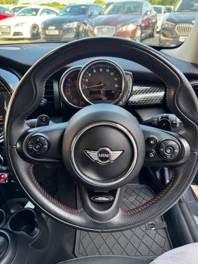 2018 Mini Hatch