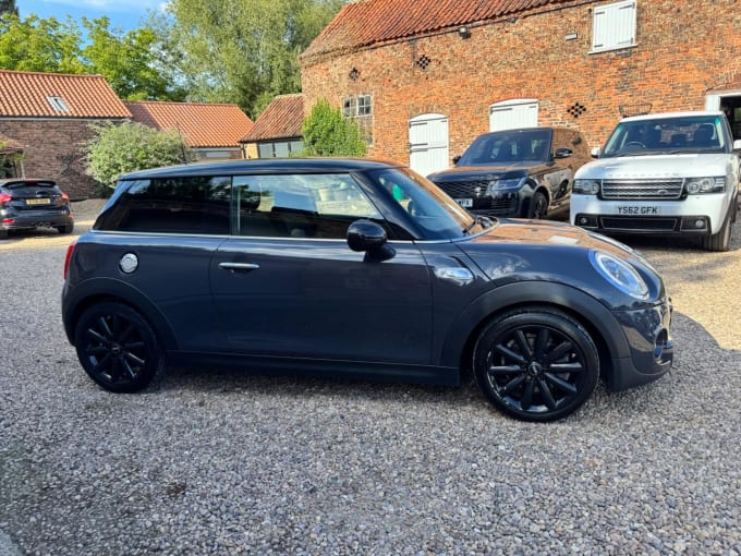 2018 Mini Hatch