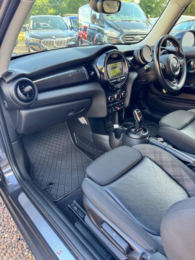 2018 Mini Hatch