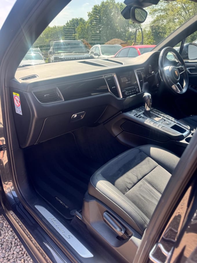 2017 Porsche Macan