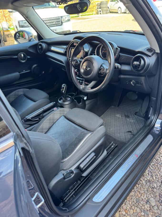 2018 Mini Hatch