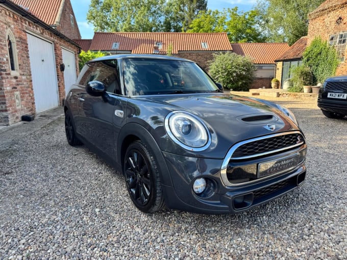 2018 Mini Hatch