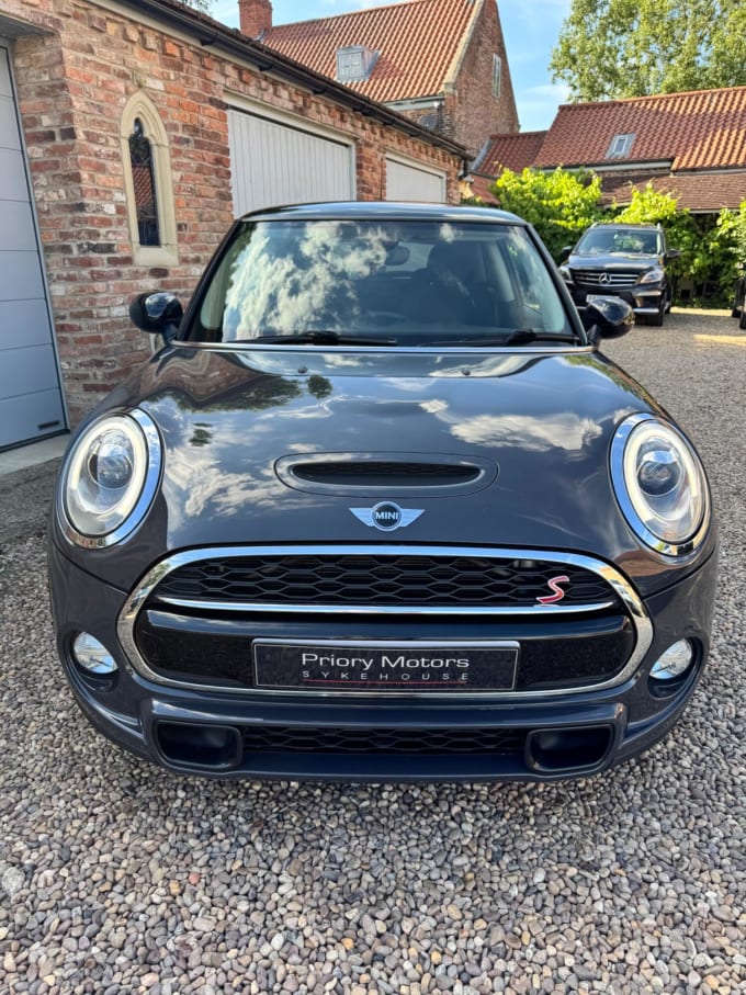 2018 Mini Hatch