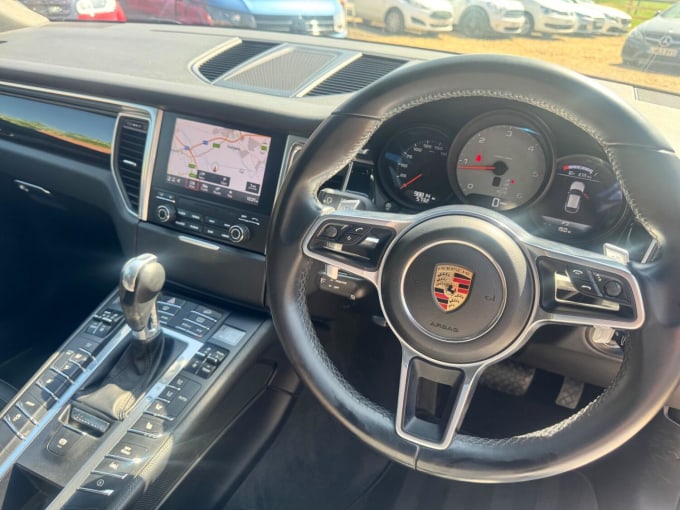 2017 Porsche Macan