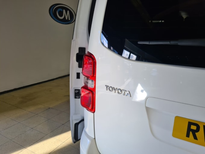 2025 Toyota Proace Verso