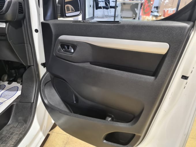 2025 Toyota Proace Verso