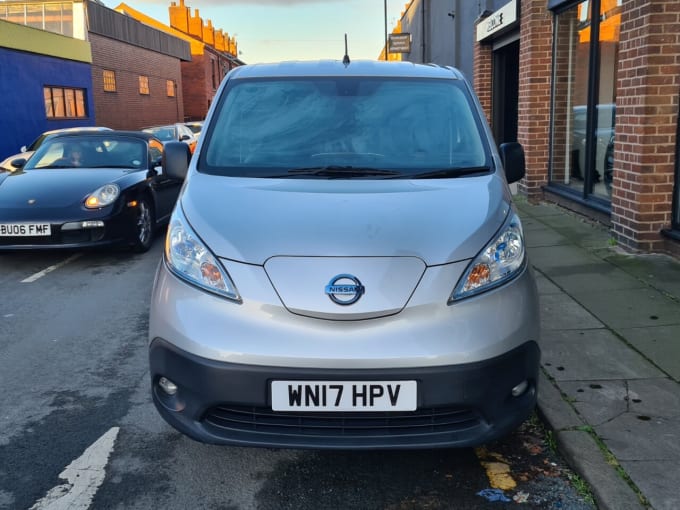 2025 Nissan E-nv200