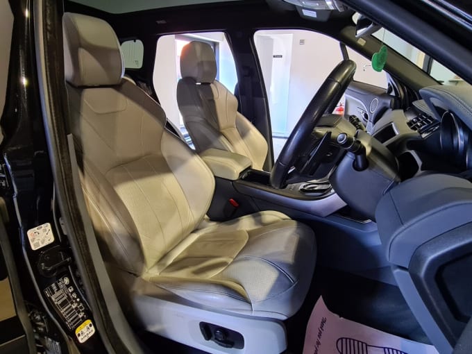 2025 Land Rover Range Rover Evoque