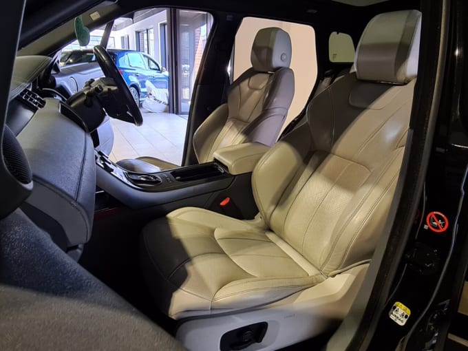 2025 Land Rover Range Rover Evoque