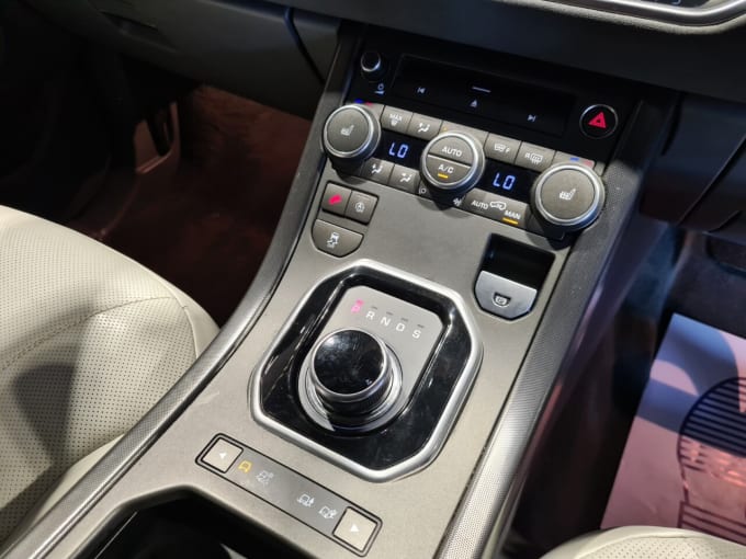 2025 Land Rover Range Rover Evoque