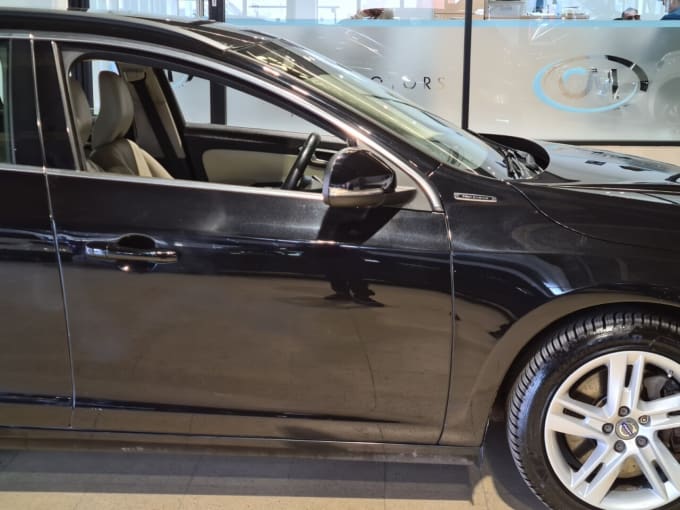 2025 Volvo V60