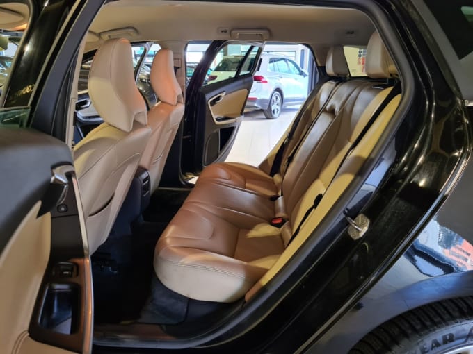 2025 Volvo V60