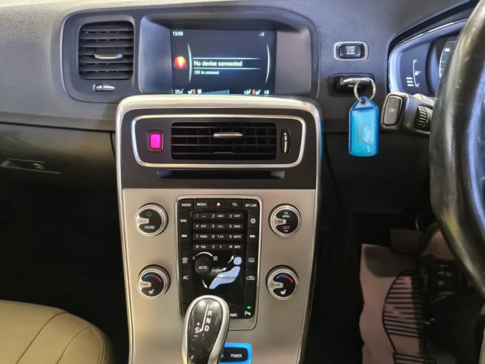 2025 Volvo V60