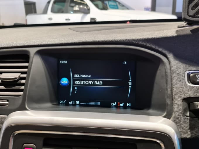2025 Volvo V60