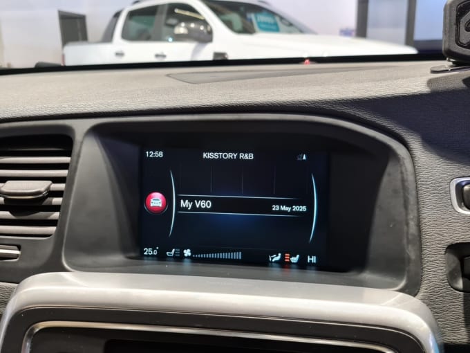 2025 Volvo V60