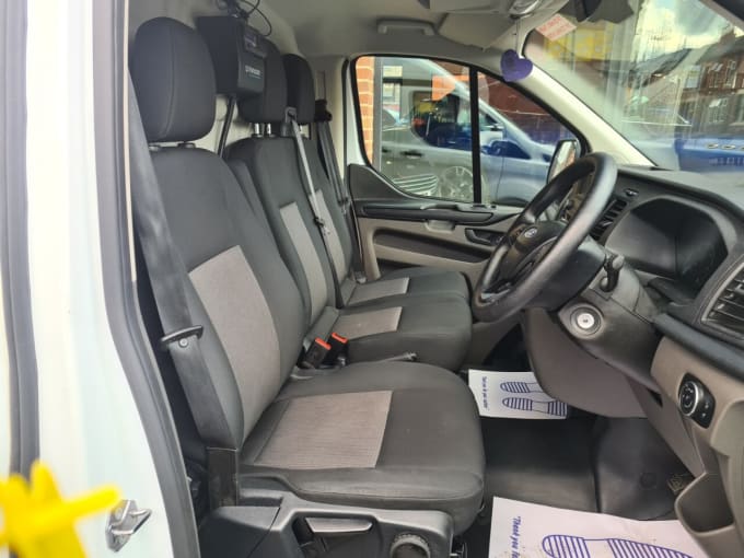 2025 Ford Transit Custom