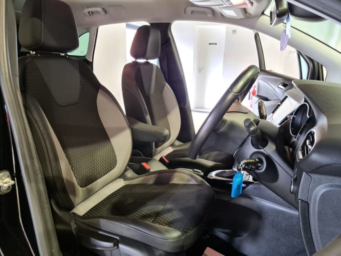 2025 Vauxhall Crossland X